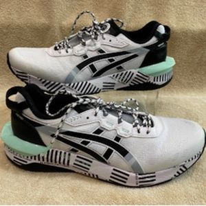 ASICS 1022A295 100 Gel Lyte XXX White Black Women's Running Shoes Sz 10